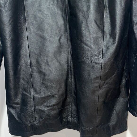 Glossy Black leather Jacket with Structured Shoulders - Picture 7 of 7